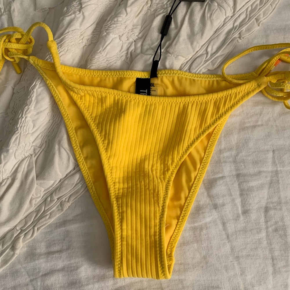 Triangl bikini bottom size small.
